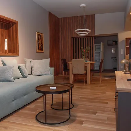 Bebis House 3*