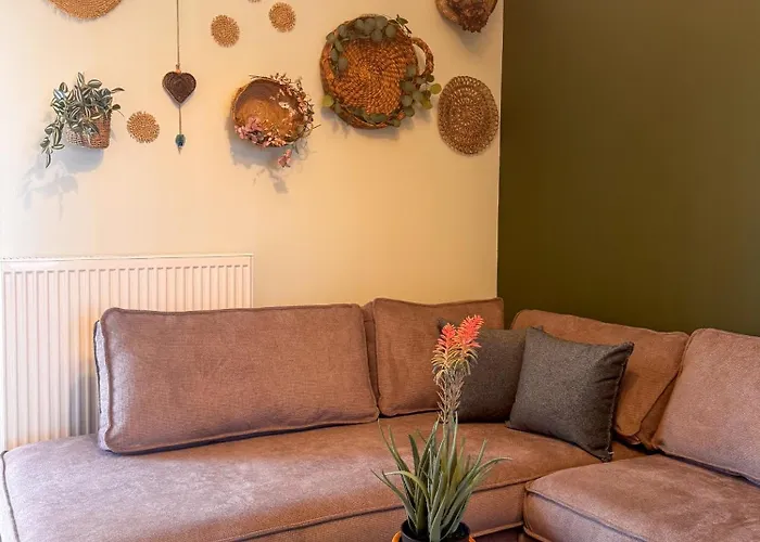 Bebis House Aparthotel 3*